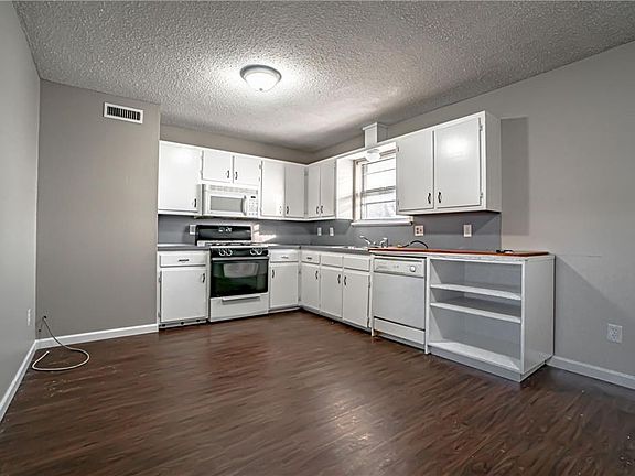 5th image of 285 W Willow Ave