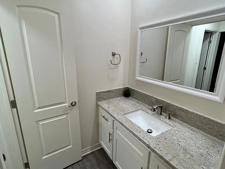 Heather Apartments — Photo 7
