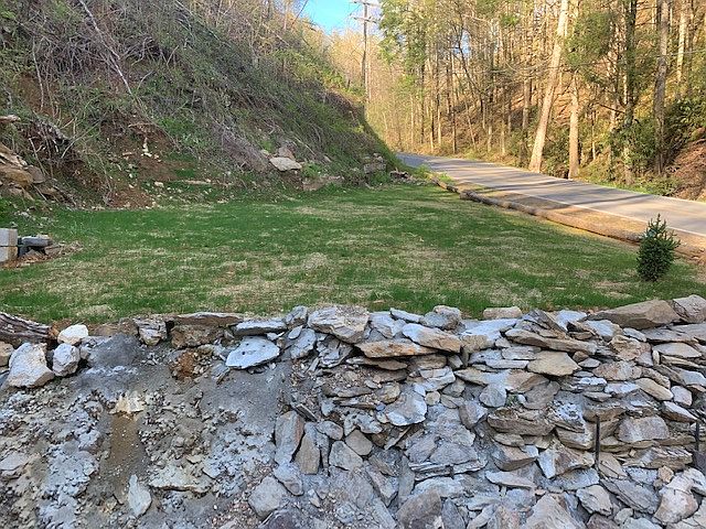 2nd image of 309 Dudley Creek Rd