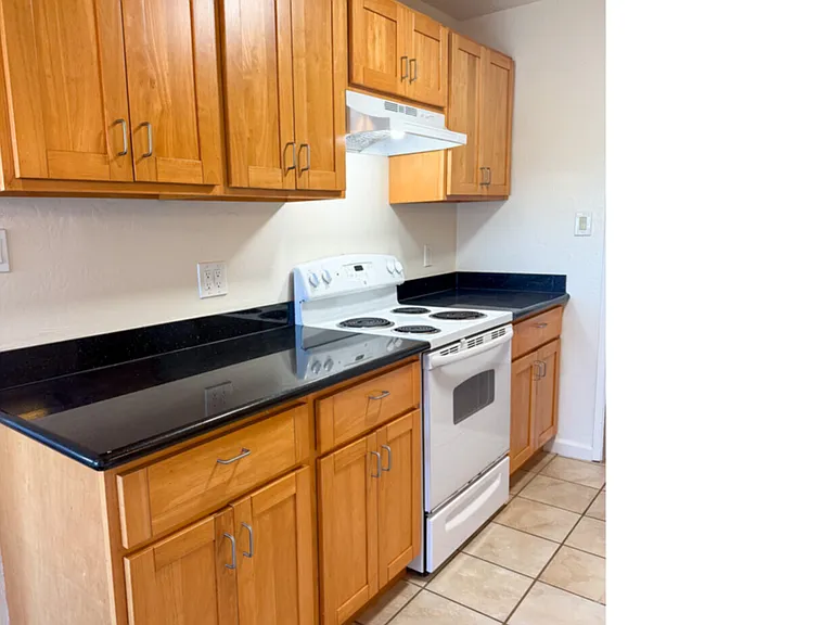 7 Davis Dr #G — Photo 4