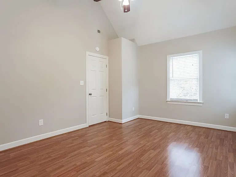 212 Sleepy Creek Dr — Photo 12