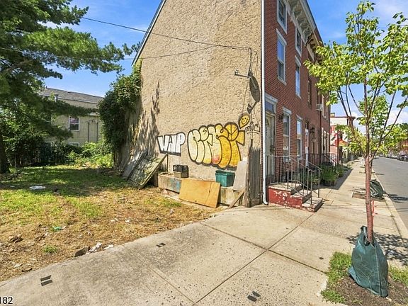 3rd image of 37 N Stockton St