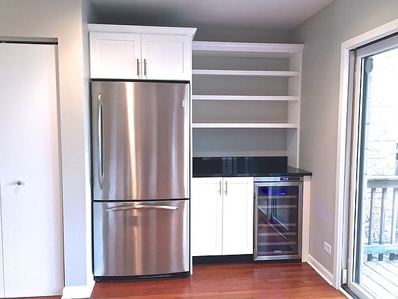 3rd image of 2730 N Greenview Ave APT G