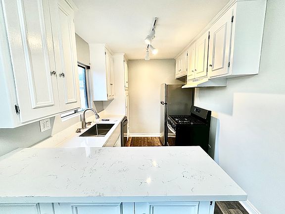 5th image of 14270 Dickens St #E6