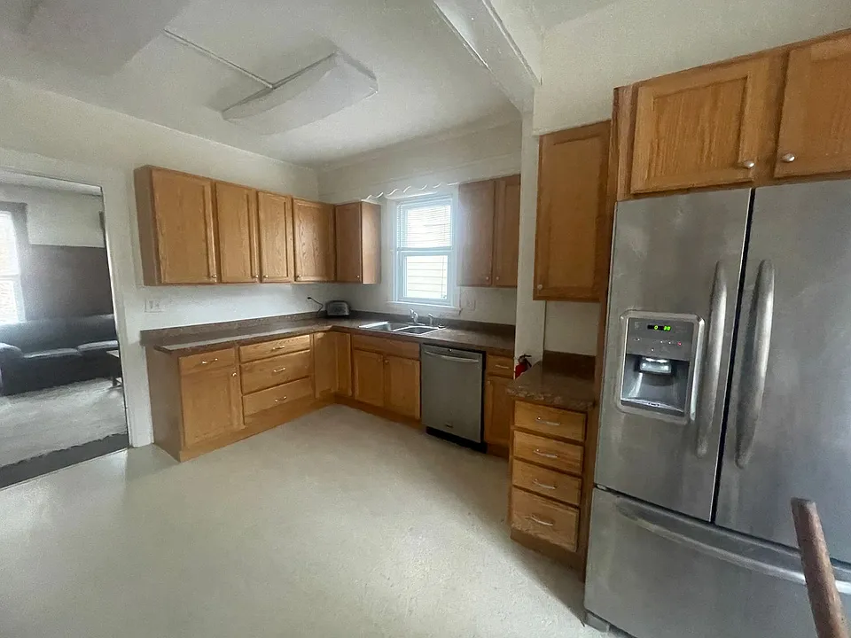 215 Giles St