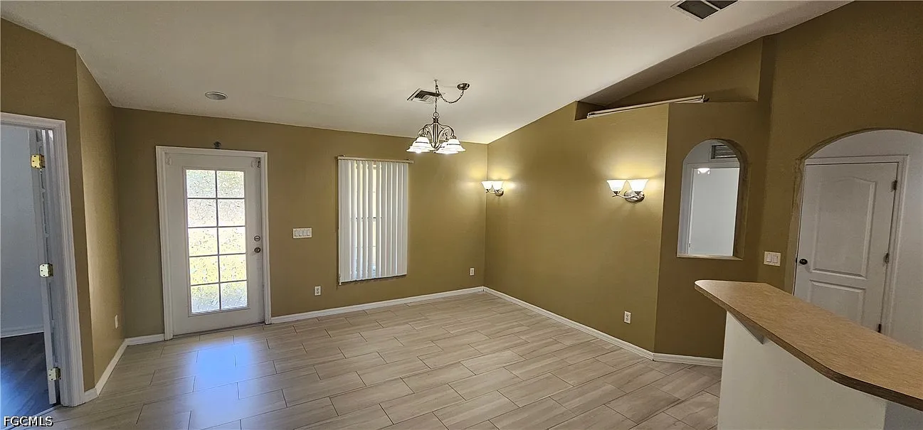 3 bed, 2.0 bath, 1659 sqft, $1,800 — Photo 4