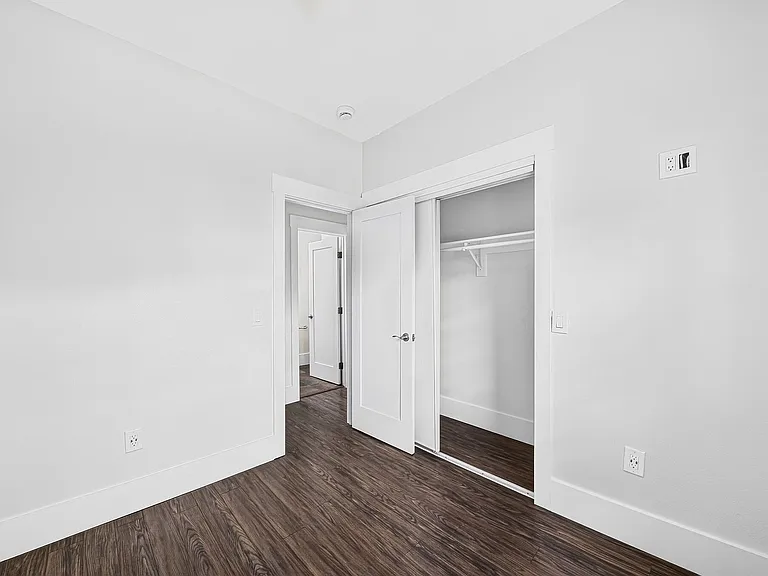 138 Elm Avenue — Photo 18