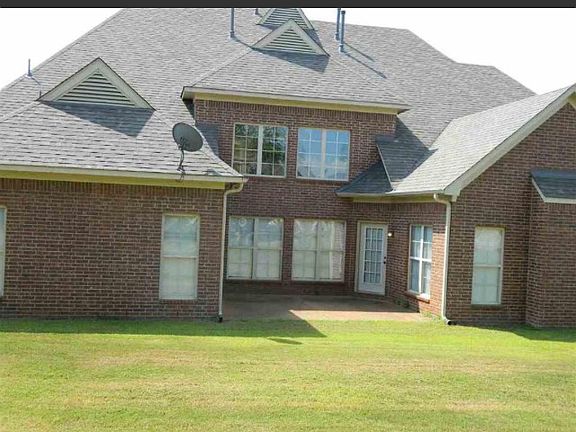 3rd image of 685 Eagle Valley Dr