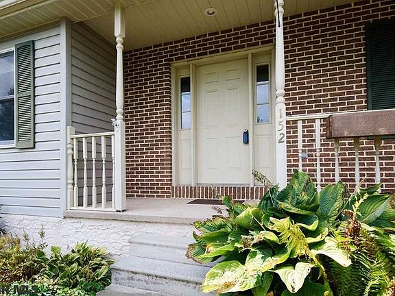 3rd image of 152 Kathryn Dr