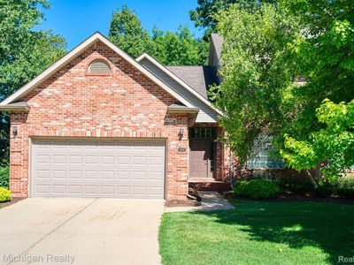3130 Harbor Pointe Cir, Fenton, MI, 48430