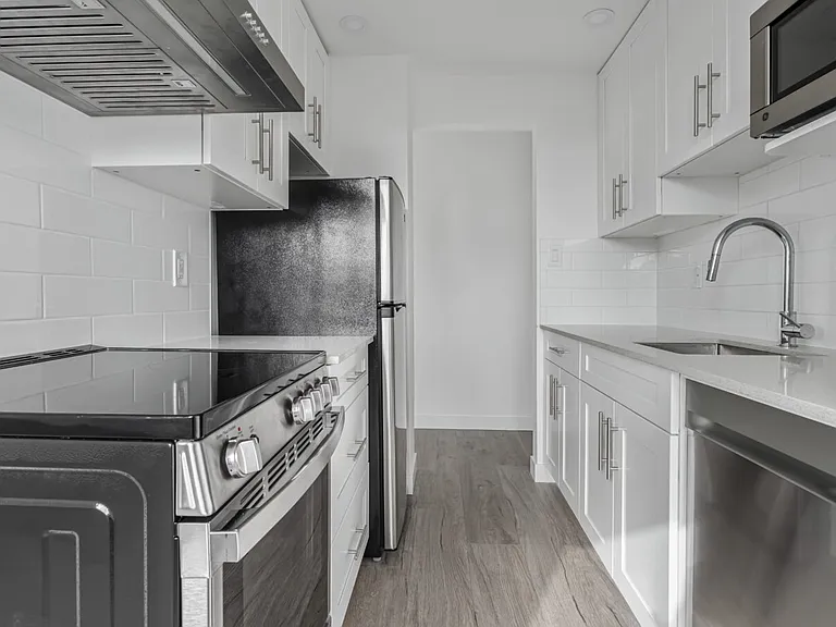 1202 Harwood St — Photo 32