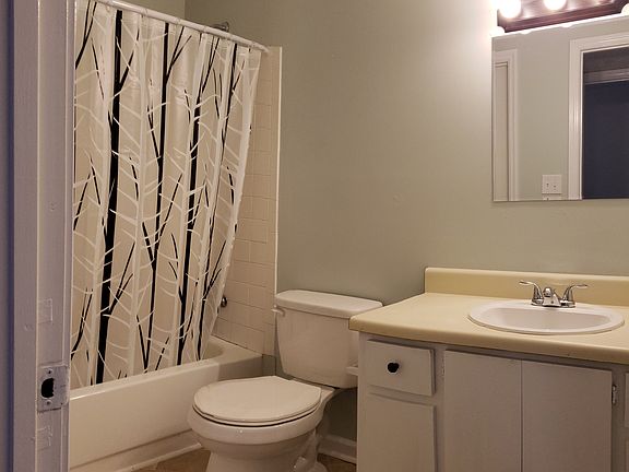 5th image of 1544 Hamilton Dr APT 101