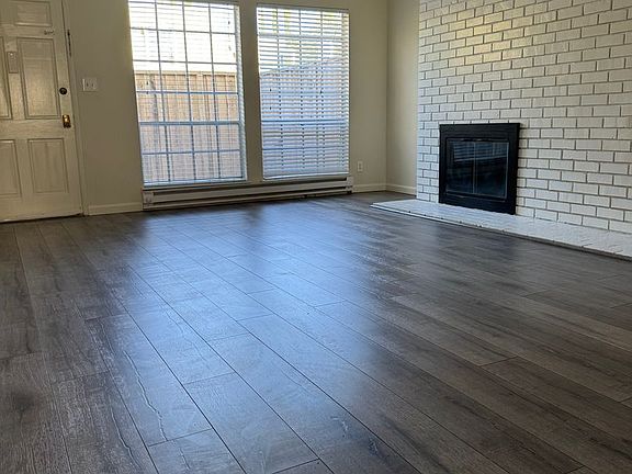 3rd image of 596 La Conner Dr APT 15