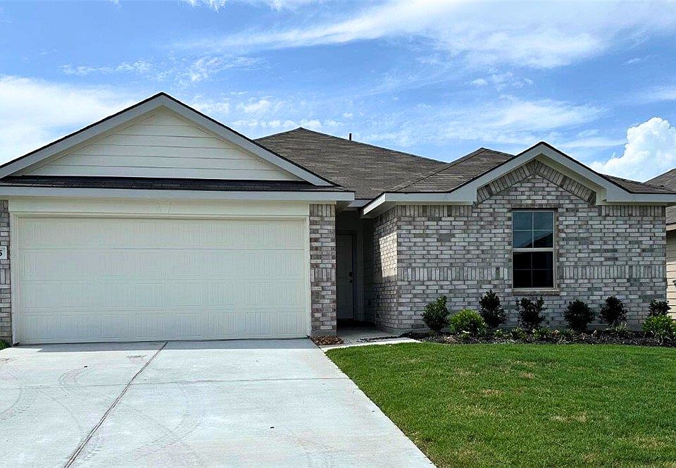 1st image of 215 Blanco Dr