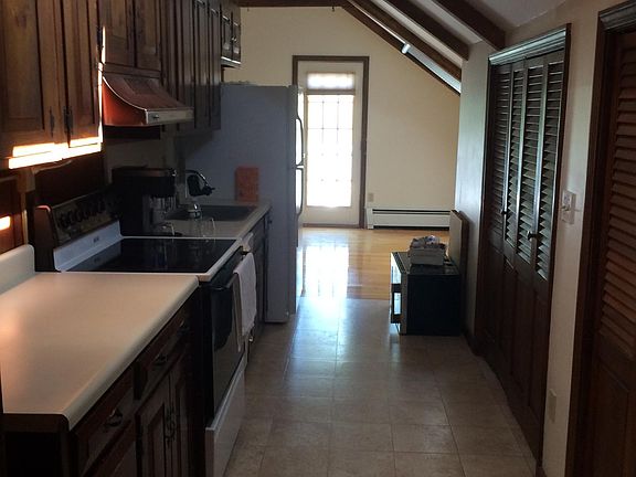 4th image of 7 Hill St #1/2