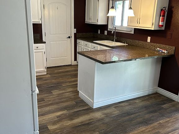 2nd image of 2975 Georgina Dr