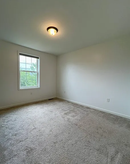 36 Raymond St — Photo 16