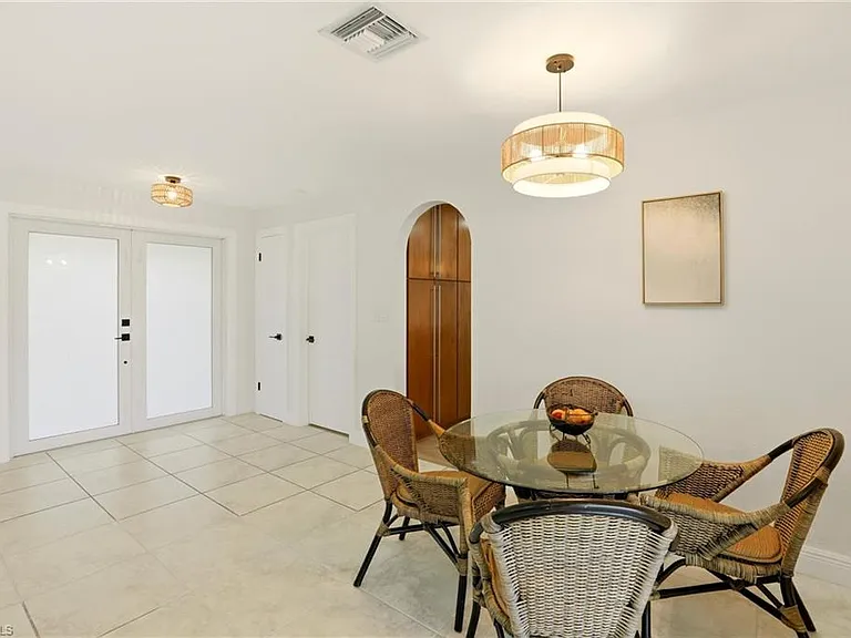 339 Landmark St — Photo 10
