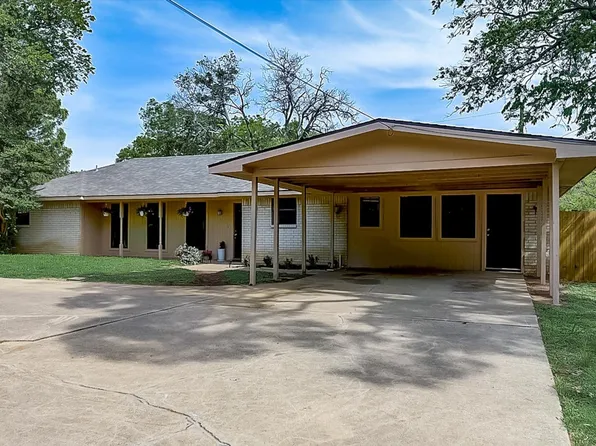 605 Carlisle Dr, Lake Dallas, TX 75065
