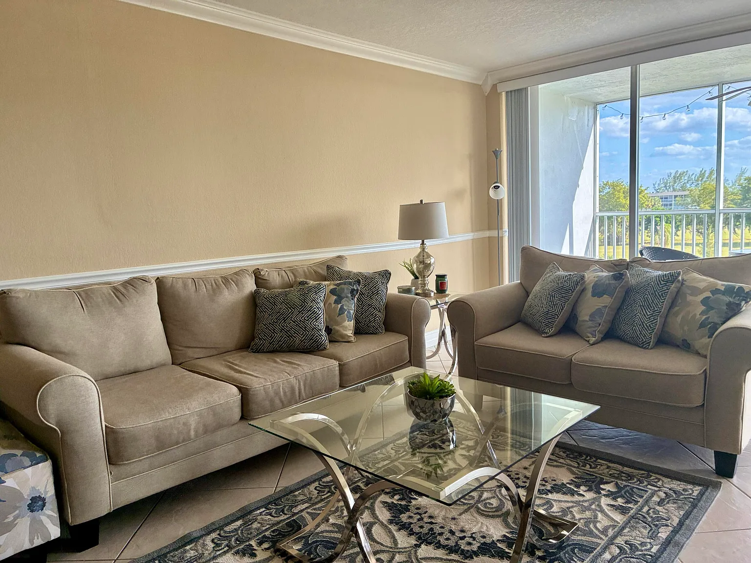 2 bed, 2.0 bath, 1100 sqft, $1,950 — Photo 4