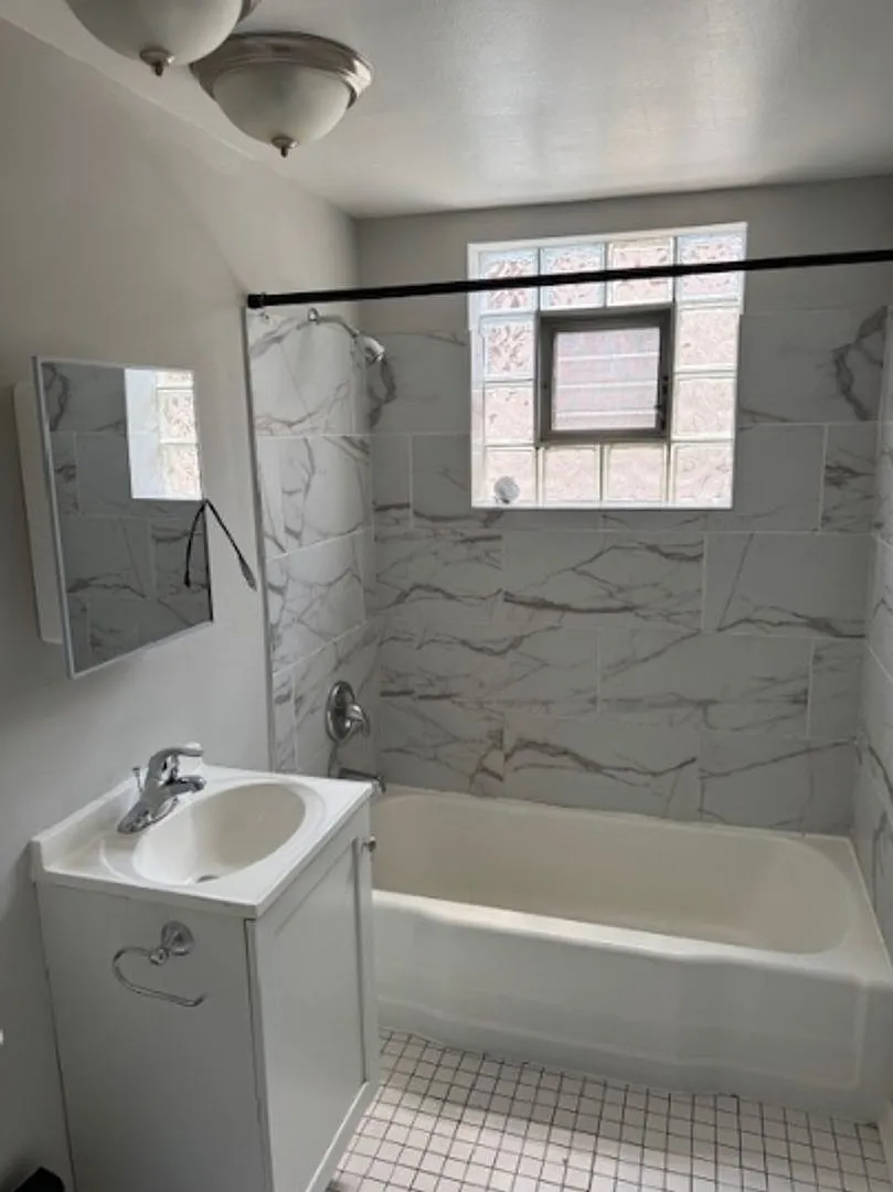 1417 N Broadway — Photo 3