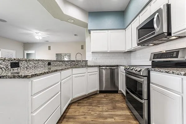 15210 Main Royal Dr — Photo 8
