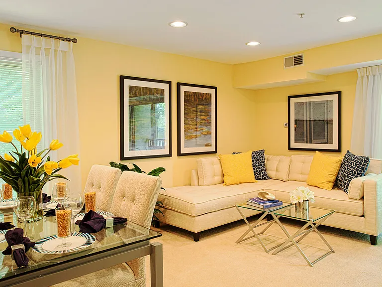 Spa Cove Apartments — Photo 9