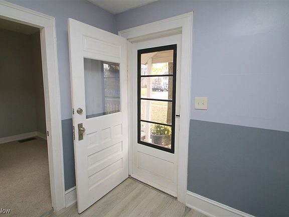 4th image of 383 Eastwood St