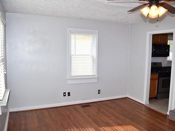 2nd image of 2923 Tidewater Dr