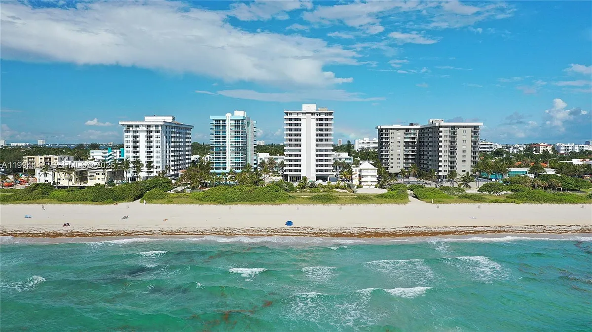 Building Photo - 9225 Collins Ave #1111