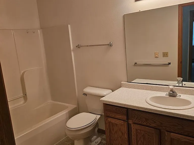 475 Linden Dr #501 — Photo 9