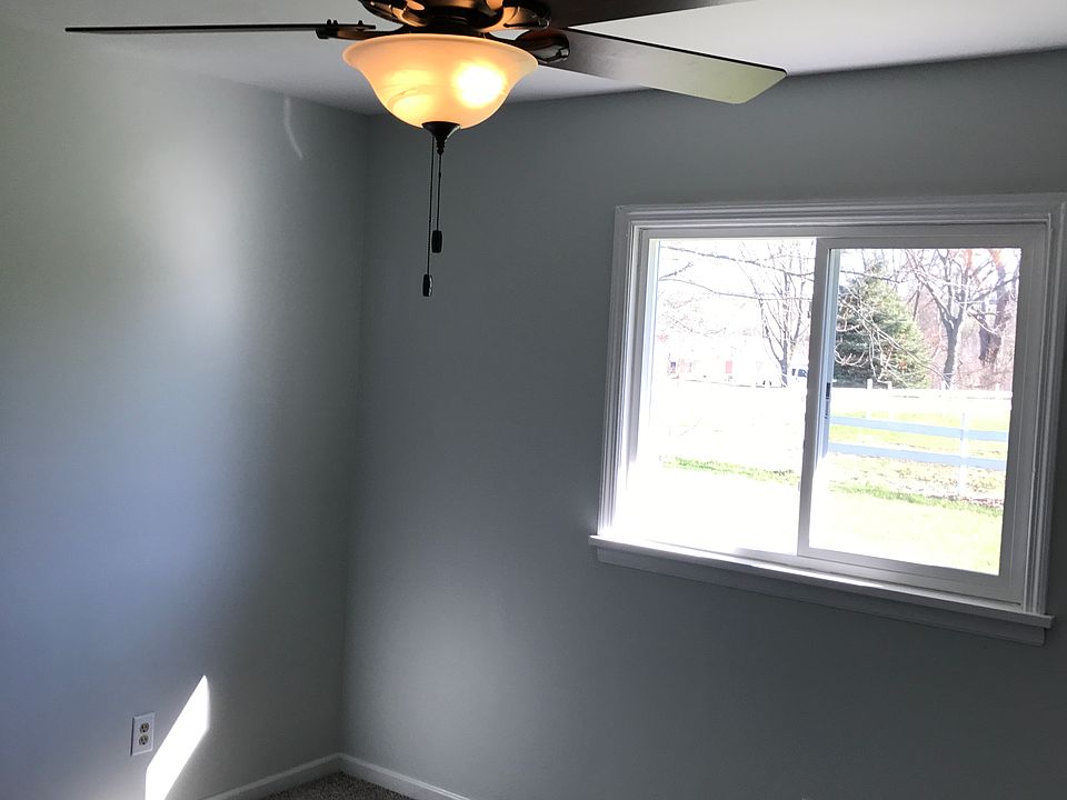 1st image of 420 Gilbert Dr
