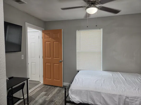 (undisclosed Address), Fort Worth, TX 76104