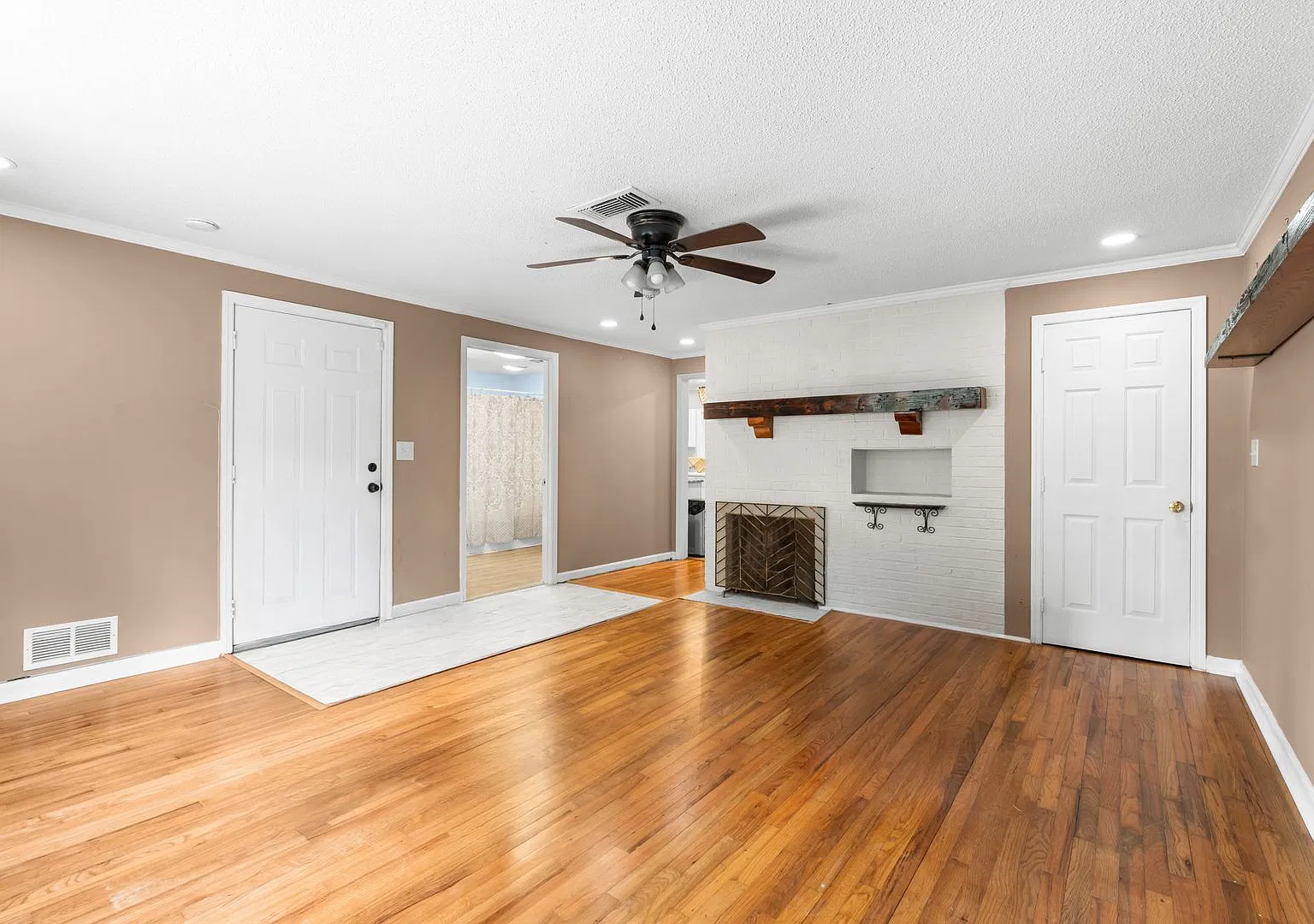 118 Lee St. — Photo 4