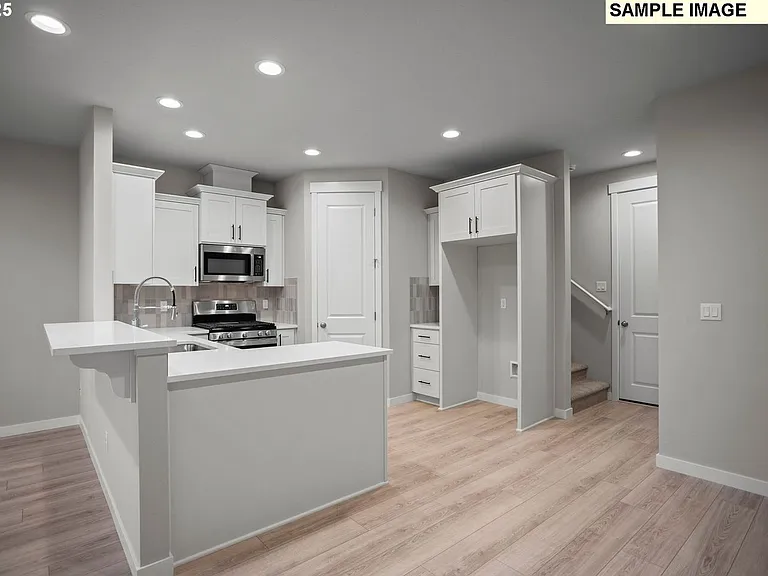18418 NE 46th Pl — Photo 11