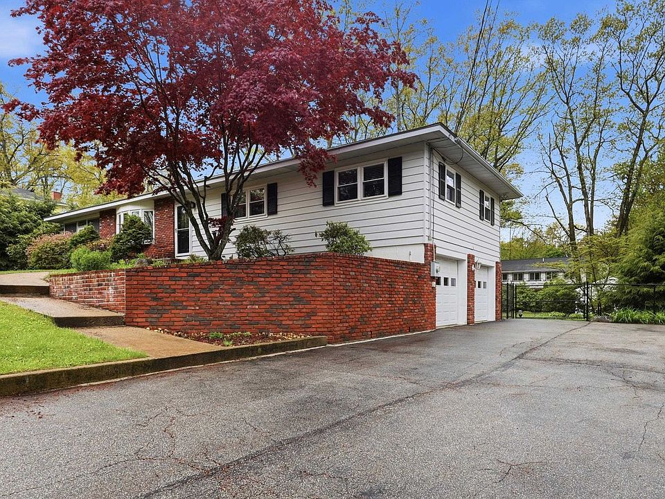 1st image of 34 Beverly Drive