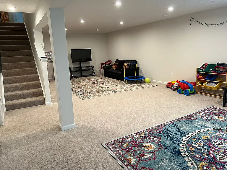 994 Brant Pl — Photo 10
