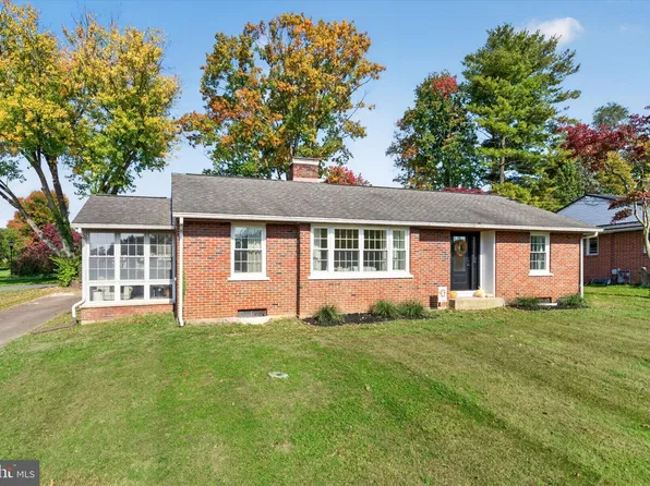 15 E Locust St, Oxford, PA 19363