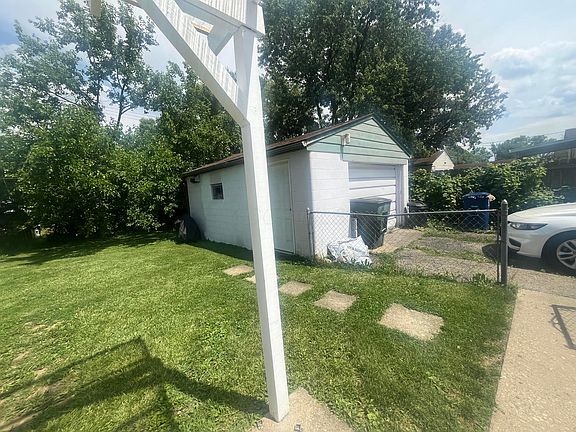 4th image of 4730 Edinburgh Ln