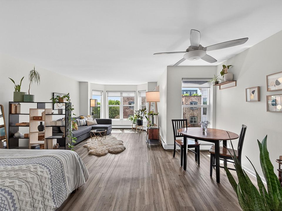 1st image of 720 3rd Ave NE APT 312