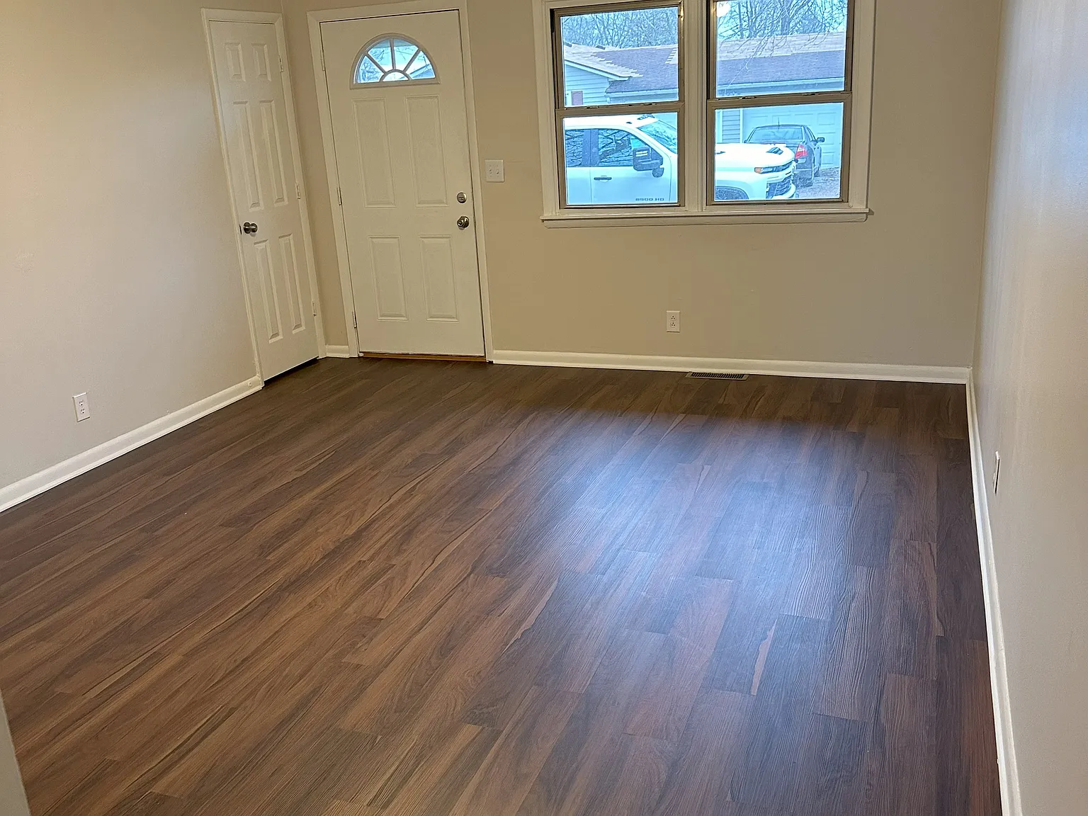 Apartment for Rent — Photo 2