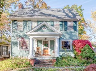 2957 Coleridge Rd, Cleveland Heights, OH 44118