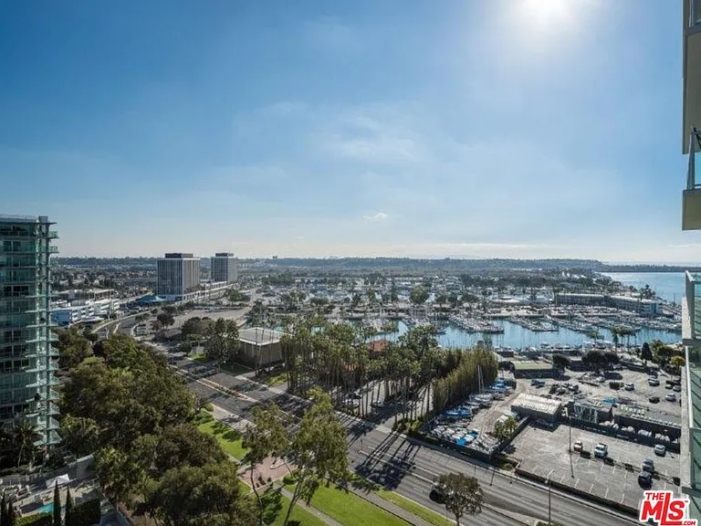13700 Marina Pointe Dr #1725 — Photo 13