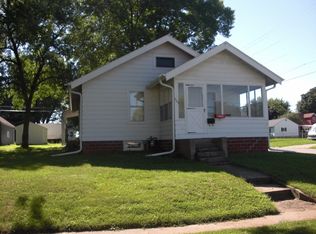 803 W 4th St S, Newton, IA 50208