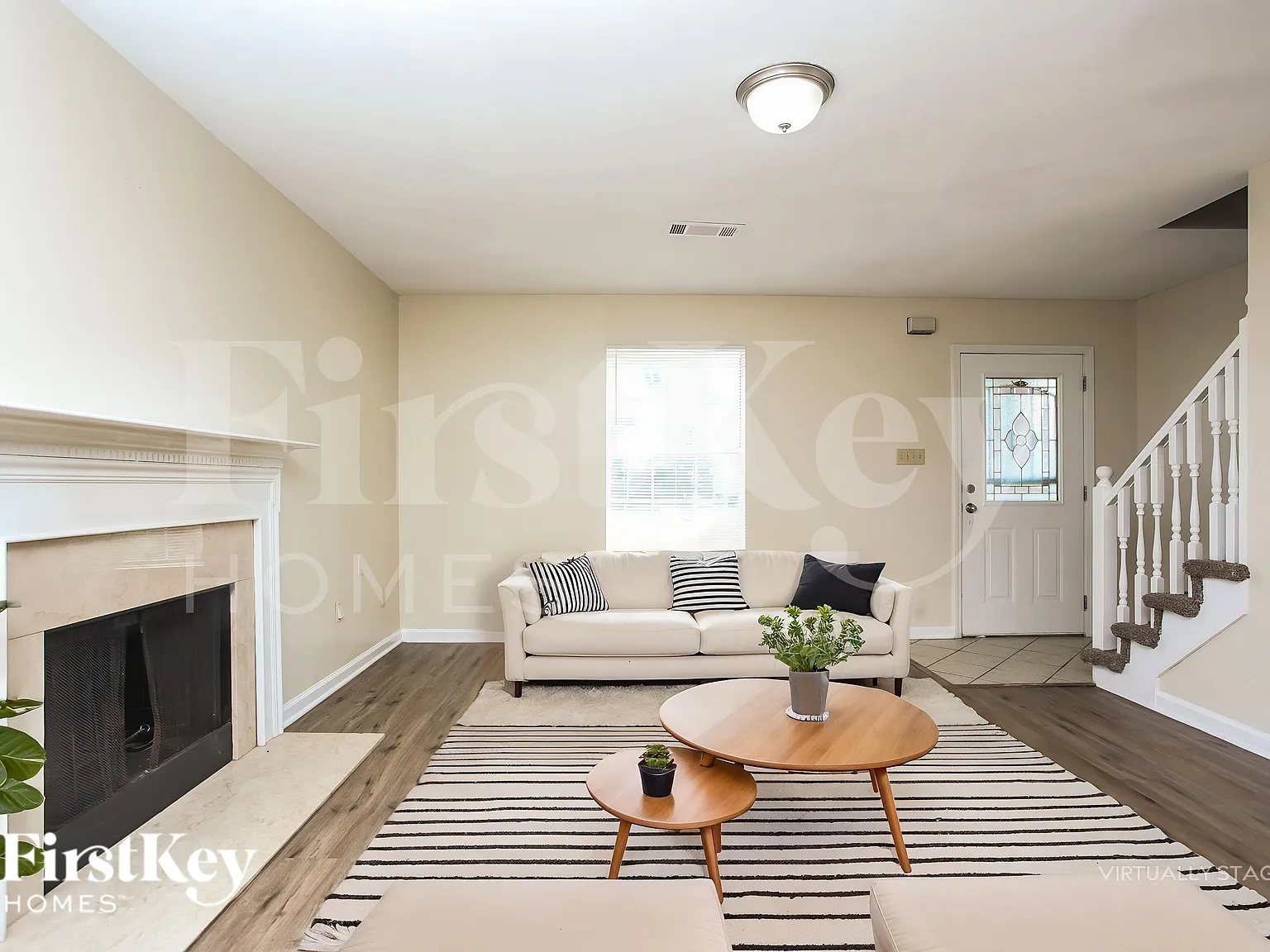 3 bed, 2.0 bath, 1376 sqft, $1,645 — Photo 3