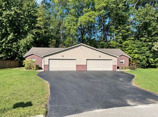 17 Spring Creek Dr #B, Cortland, OH