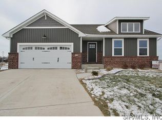 728 W 5th St, Saint Jacob, IL 62281