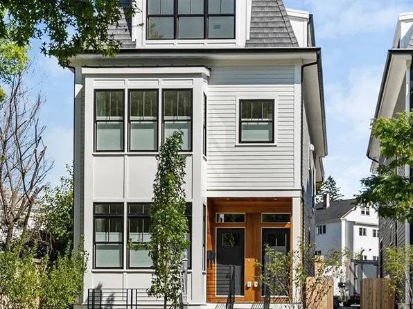 327 Alewife Brook Pkwy #B, Somerville, MA 02144