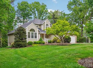 38 Forest Knoll Dr, Weaverville, NC 28787