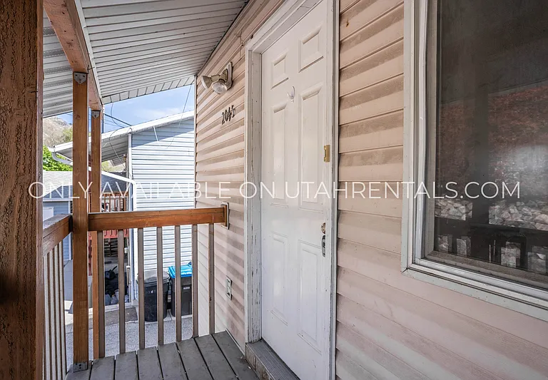 2059 S State St — Photo 3